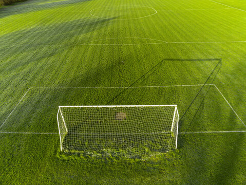 国足FIFA排名持续下滑 亚洲杯悲情早早出局引发球迷热议