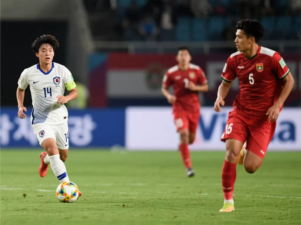 韩国队与印尼队激烈对决，决赛席位花落谁家